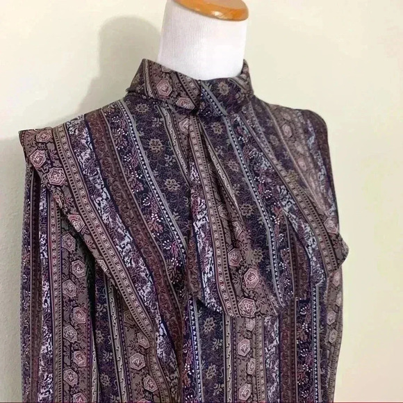 Sophisticates vintage purple patterned button up - Picture 2 of 7